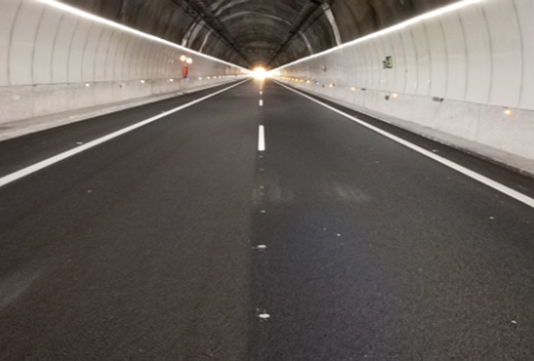 Innovation_Story-4-Iohnic-1---con-leds.jpg - Value for Society